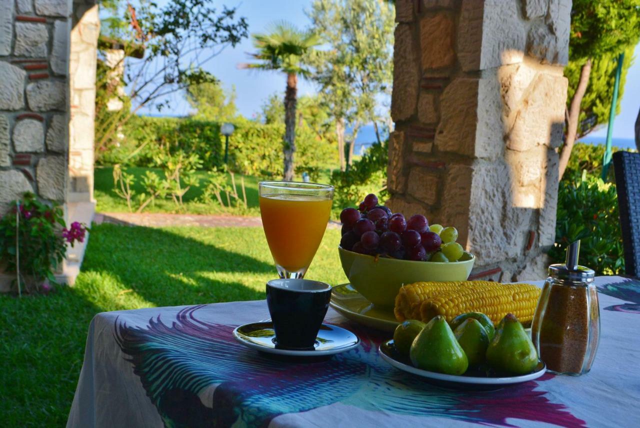 Villa Fourka On The Beach Exterior foto